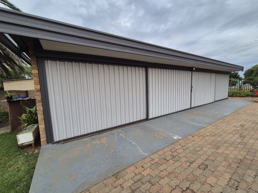 5 Bedroom Property for Sale in Wolmaransstad North West
